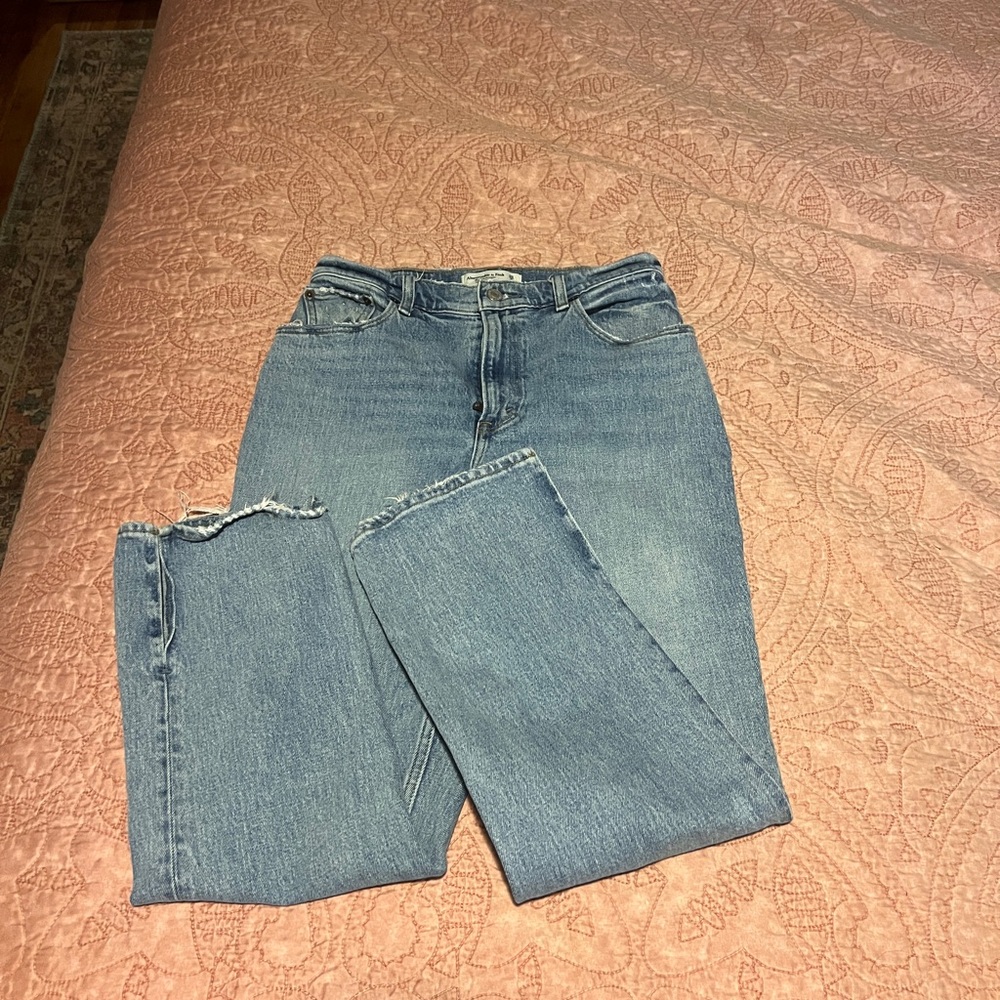 Abercrombie 90s Straigjt High Rise Curve Love jeans